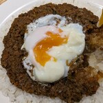 インド風カリーライス すぱいす - 玉子をトロリと