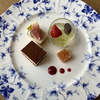 DINING & BAR TABLE 9 TOKYO - 