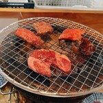 炭火焼肉ホルモン 横綱三四郎 - 