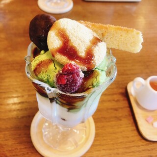Maruho cafe - これでミニパフェ！抹茶＆あんこ