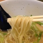 麺屋 燕 - 喉越しがいい細麺！