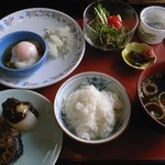 ＫＫＲ稲取 - 朝食例：ﾊﾞｲｷﾝｸﾞ　いろいろと少しずつ。