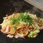 Salt Yakisoba (stir-fried noodles) [Squid & squid & squid tempura]