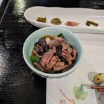 郷土料理ともん - アカモミタケ、ナラタケ、ブナハリタケ入りのもつ煮