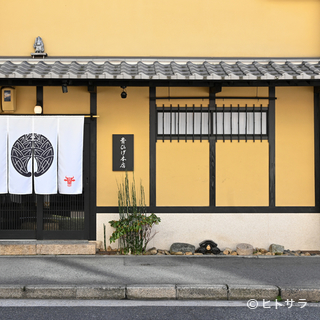 Enjoy the finest Hiroshima beef and Setouchi Seafood in a hideaway space where you can forget the hustle and bustle of the city.