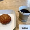 MUJI Bakery - カレーパンとセルフコーヒー