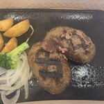 Big Boy - 直火焼き粗挽きビーフ100％大俵ハンバーグステーキ
                        210g ¥ 1,050