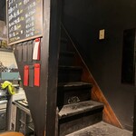 おはこ - 2階へはこちらの階段でどうぞ