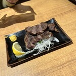 Yuukun - 牛タン焼き。肉厚でお酒が進む