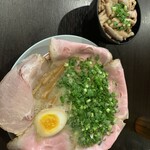 濃厚豚骨らーめん 博多一路 - 