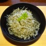 山荘無量塔 - 朝食：お惣菜（しらす