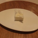 ロワゾー・パー・マツナガ - チーズのマシュマロ