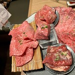 神田焼肉 俺の肉 - 