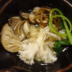 山荘無量塔 - 夕食：椀（九絵 土瓶蒸し 柚子 香母酢）