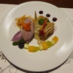 山荘無量塔 - 夕食：水菓子（スポンジケーキのモンブランと巨峰アイス）