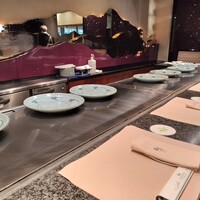 和黒 新神戸店 - ゴージャスな雰囲気。