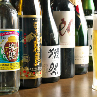 泡盛をはじめ、沖縄を感じるお酒が充実！お得な飲み放題もあり◎