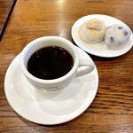 COFFEE HOUSE maki - ブレンドコーヒーと「出町ふたば」の豆餅