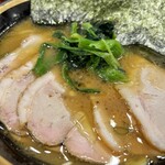 横浜家系総本山 吉村家直系店 ラーメン内田家 - 