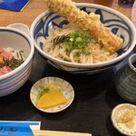 うどん屋 山善 - ちく天ぶっかけうどんとネギトロ丼のセット