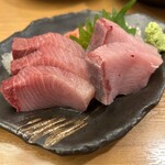 大衆日本酒バル ふとっぱらや - 厚切り！ぶり刺身490円