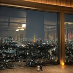 THE KINTAN STEAK - 目の前に広がる都心の夜景…
                 
                赤いクリスマスツリーのような東京タワーが輝きを放ち
                とても素敵なパノラマビューです(*´-`)