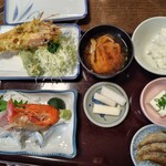 Kaisen Ryouri Iso - エビ天定食　味噌汁にカニ　ご飯極小にしてもらいました