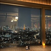 THE KINTAN STEAK - 目の前に広がる都心の夜景…
                     
                    赤いクリスマスツリーのような東京タワーが輝きを放ち
                    とても素敵なパノラマビューです(*´-`)