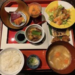 Jinguumae Mokuchi - ランチメニュー特選定食