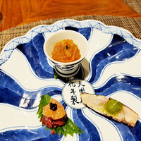 series - 黒酢〆鯖胡麻ソース　馬肉無花果杏露酒　大連産くらげ柚子風味