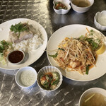 サイアム・タラート - ランチには、生春巻・デザート付