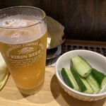 粋酔 - 生小(¥330)、たたききゅうり(¥220) - 立ち飲みがメインのお店ですが、料理レベルも高いです。これは穴場だと思います