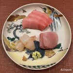 御料理 寺沢 - 塩竃ひがしものと称される目鉢鮪のトロに三陸 大船渡産産の平政と白ボタン海老