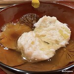 御料理 寺沢 - 菱蟹の真薯の中には薩摩芋と蓮根のアクセント