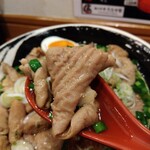 俺の中華たなか家 - 「醤油味ホルモン」蓮華リフト⤴️プリプリ♬柔らかぁ〜♥