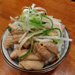 俺の中華たなか家 - らーめん丼からトッピング⤴を「半ライス」へ移動☆　アレンジミニ醤油ホルモン丼の完成❗これがまたご飯がススム美味しさ(๑´ڡ`๑)