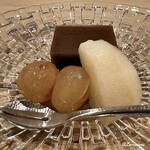 御料理 寺沢 - 葡萄と梨と自家製の水羊羹