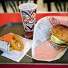 A&W - 席で待つこと暫し、出来立てを届けて下さるのは良いですね。なんとなくアメリカンなルックスです。