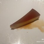 シェ・イノ - ケーキをワゴンから