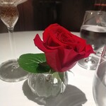 シェ・イノ - テーブル飾り、バラ