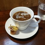 キッチン ブルー グローブ - ミルクを入れます