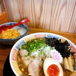 自家製麺 手もみラーメン 来楽軒 - 