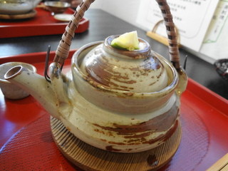 Kamakuramae Uogen - 鱧と松茸の土瓶蒸し