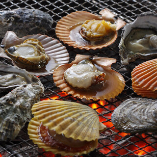 食べ放題コースも充実!!炭火で焼いた、新鮮な魚介を楽しめます