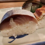 いづう - 鯖寿司、穴子寿司盛り合わせ　1980円