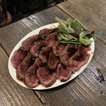 Namahamu Jigyoubu Izakaya Ha-Ri- - 牛たたき