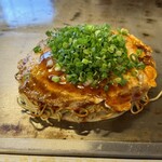 お好み焼き 辰 - 肉玉そば 880円