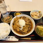 Washokudokoro Ginshirou - ♪おすすめランチ
                        牛すき焼き定食¥850