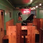 Piano&Bar LULU - 20名は余裕の広さ。ピアノはYAMAHAのN-３です(°Θ°)