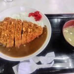 Yamabe Doraibuin - カツカレー(味噌汁つき)1100円